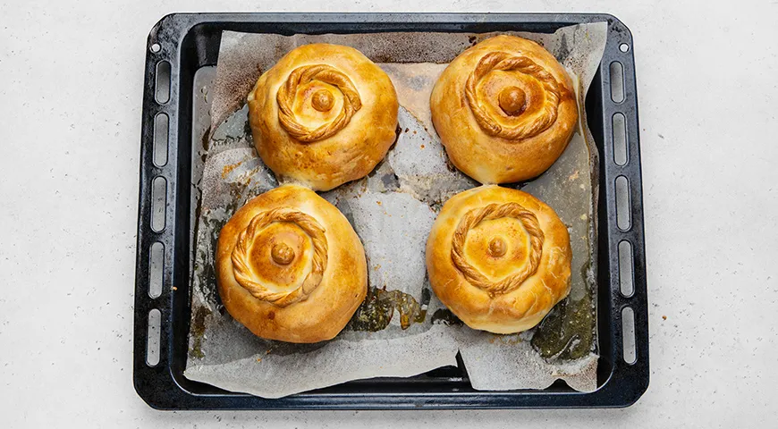 Жаркое в горшочке из теста