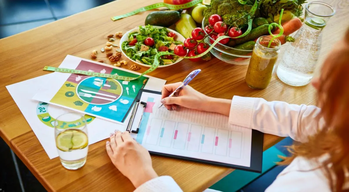 Диета долгожителей и еще две других: врачи назвали самые популярные диеты в мире