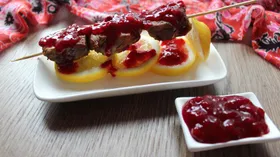 Рецепты со свининой, ягодами и соусами