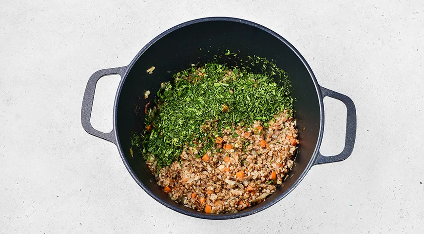 Солдатская каша из гречки с тушенкой