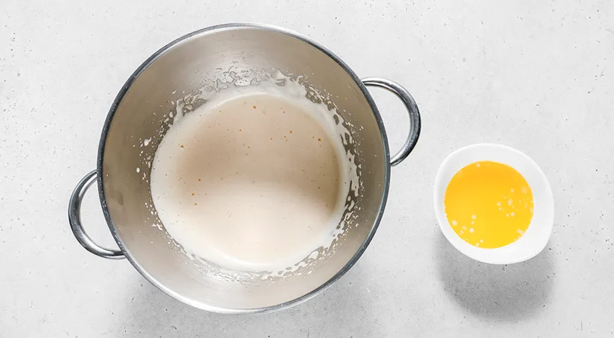 Булочки-«улитки» с маком и глазурью