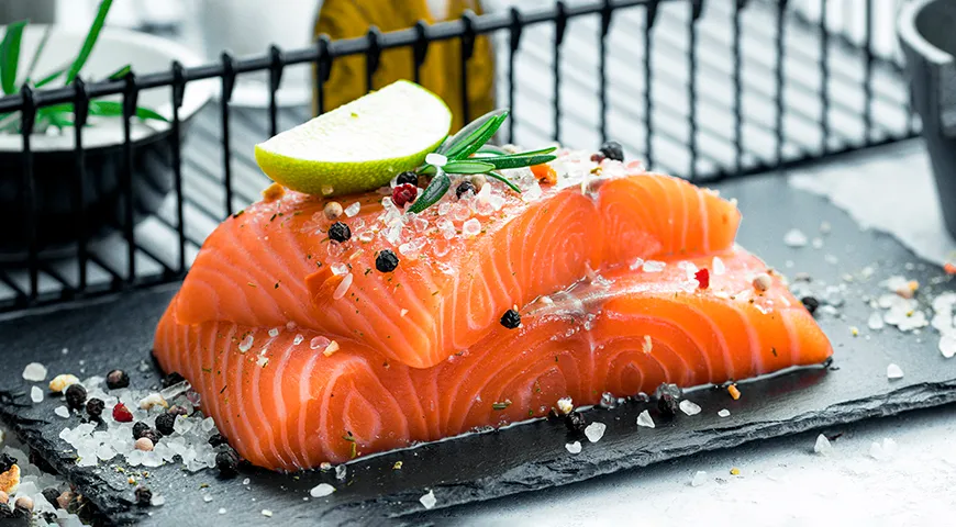 Благодаря легкоусвояемому белку красная рыба рекомендована для поддержания мышечной массы, в том числе спортсменам и выздоравливающим