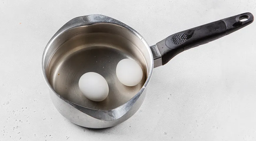 Селедка под шубой с зеленым горошком