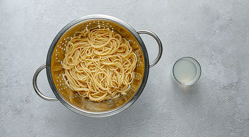 Паста с томатами и тунцом