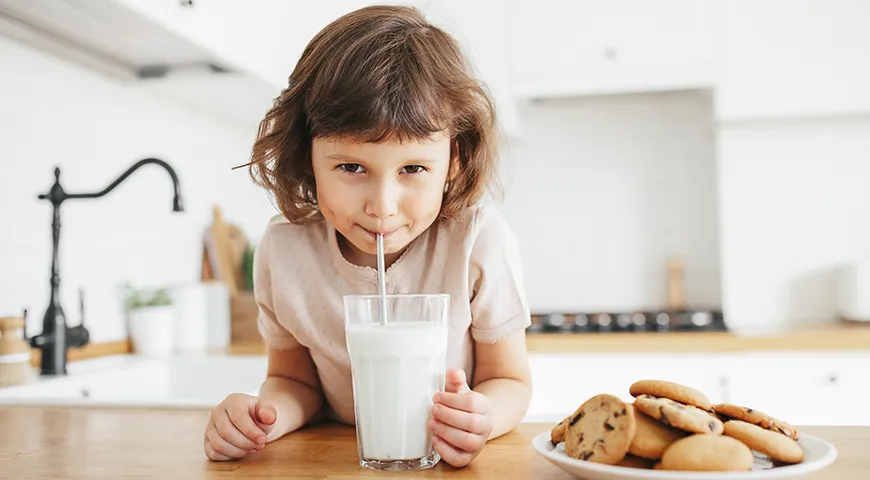 В молоке содержится кальций, который жизненно необходим каждому ребенку