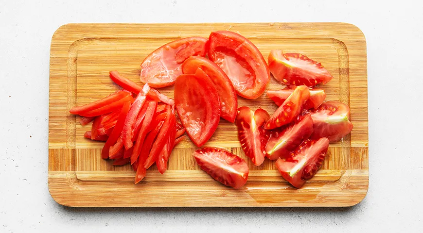 Салат «Красное море» с плавленым сыром и чесноком