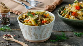 Капуста, тушенная с баклажанами