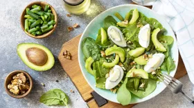 16 салатов с авокадо: простые, вкусные и оригинальные рецепты