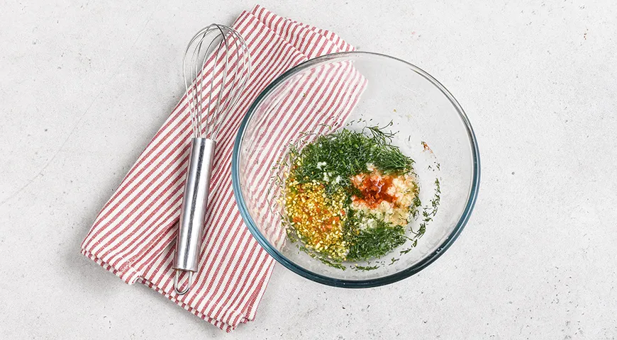 Лещ, запеченный целиком в фольге в духовке