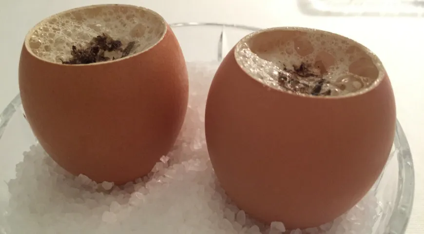Яйцо в "гнезде"