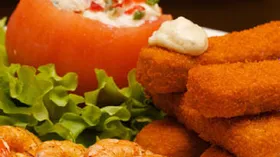 Рецепты с яйцом, морепродуктами и томатами
