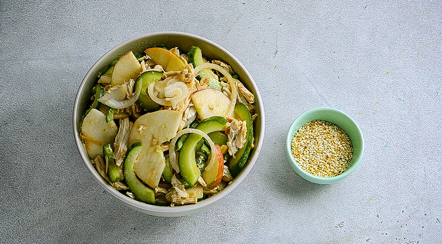 Салат с курицей