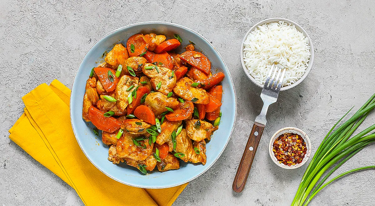 Стир-фрай из моркови с курицей