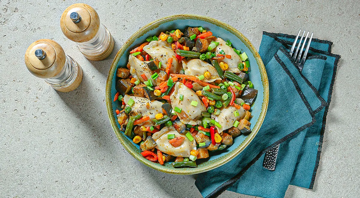 Жаркое из овощей с варениками