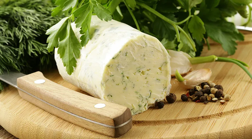 Горячий масляный соус с орегано для мяса