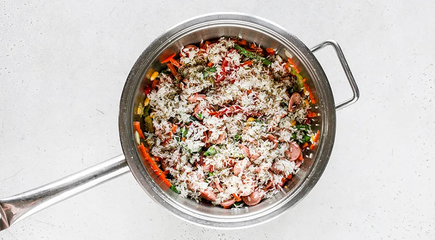 Мексиканская смесь с сосисками и рисом