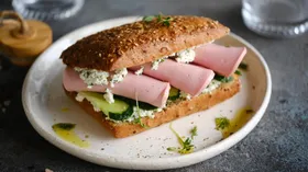 Рецепты с сыром творожным, хлебом и огурцом