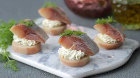 Рецепты для новогоднего меню с картофелем и сельдью