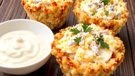 Картофельные корзиночки с салатом