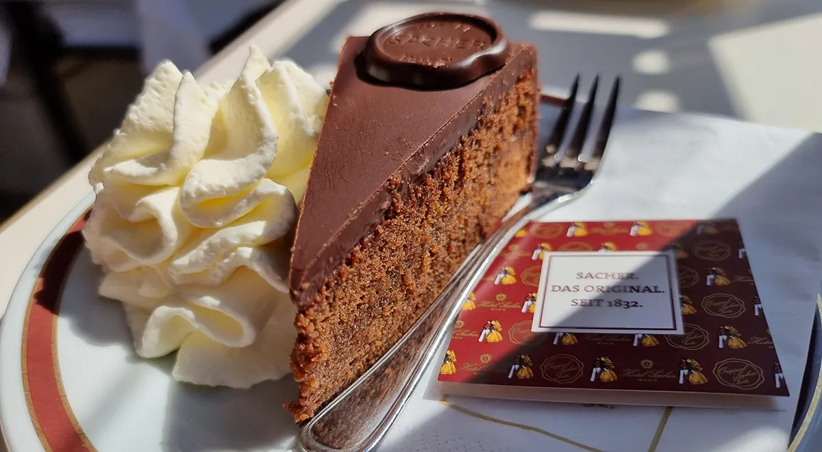 Как сделать шоколадный торт Захер, раскрываем секреты успеха