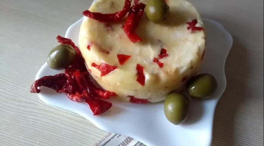 Качотта с вялеными помидорами, рецепт приготовления сыра