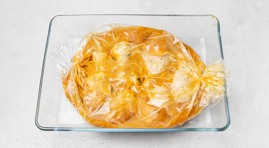 Запеченные куриные голени с рисом в рукаве