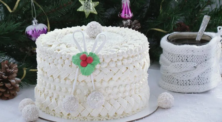 Фисташковый торт с клубникой