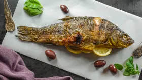 Как приготовить линя: простые рецепты, от запекания в фольге до ухи