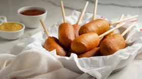 Как приготовить корн-дог: 6 лучших рецептов популярной уличной закуски