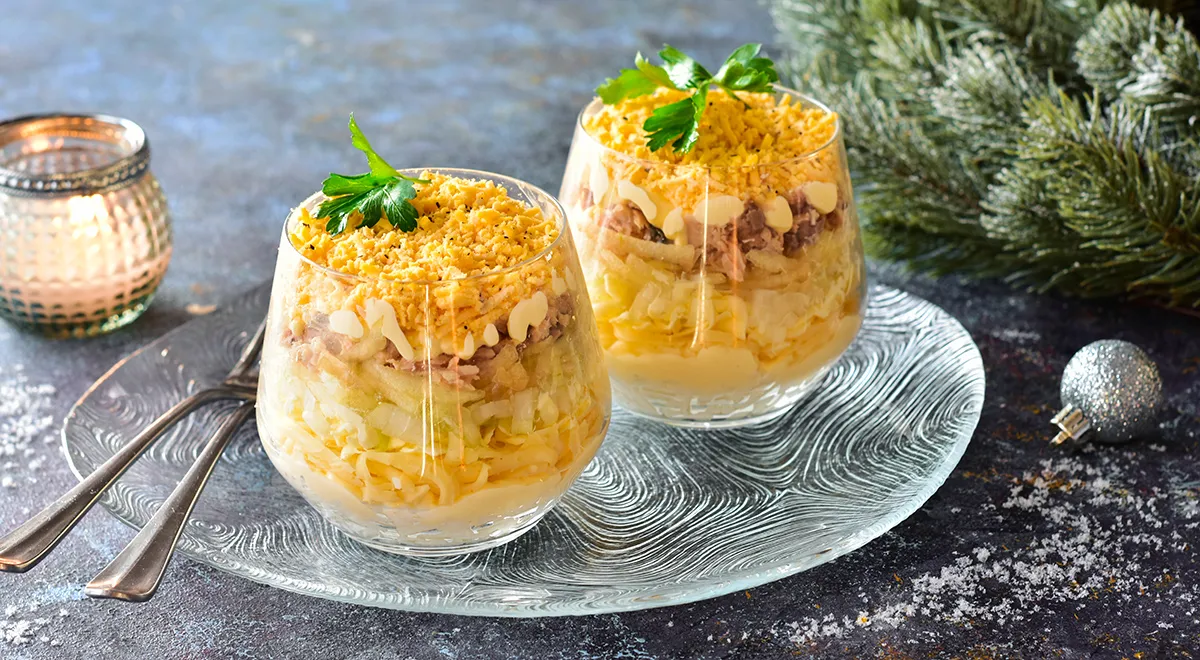 Рецепт салата «Мимоза» со сливочным маслом и сыром