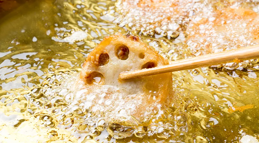 Корень лотоса наиболее выигрышен в блюдах во фритюре