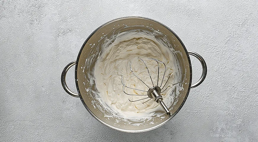 Банановый десерт  с карамелью