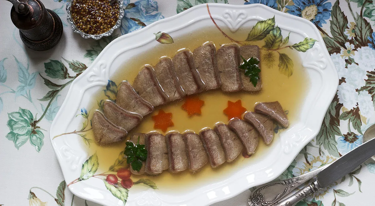 Заливное из языка