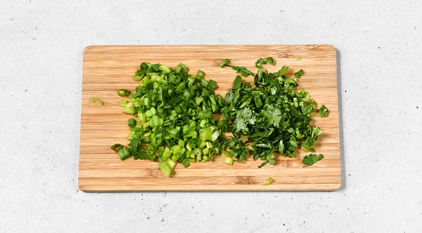 Суп с сосисками, вермишелью и плавленым сыром