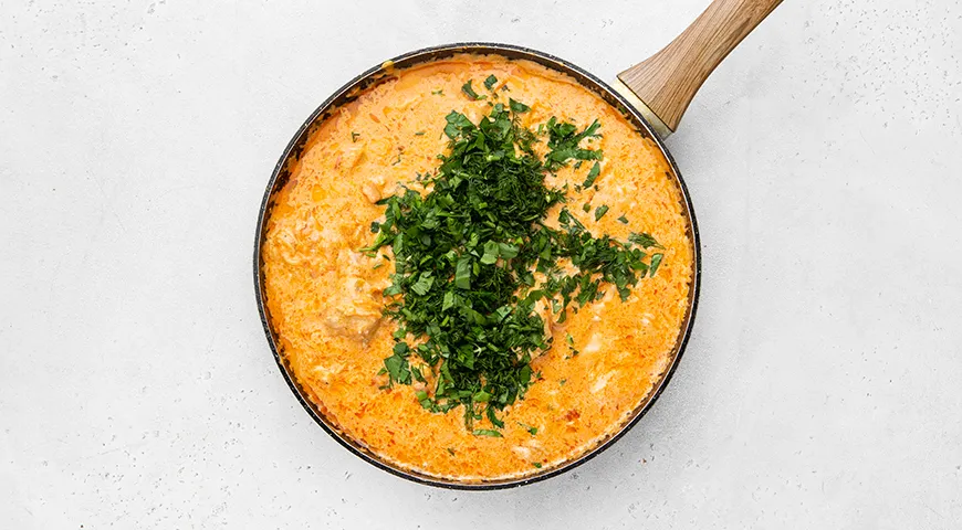 Гуляш из курицы с подливкой