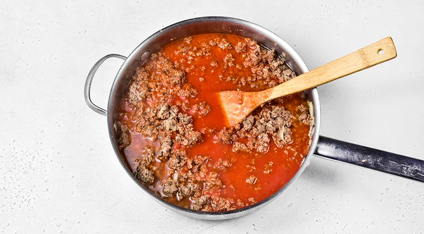 Паста с фаршем и томатной пастой