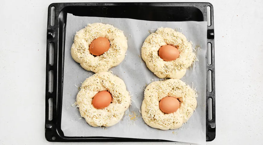 Пасхальные гнезда с сыром и травами