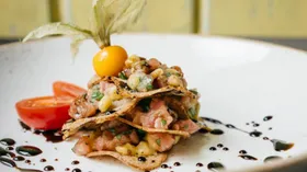 Рецепты с фруктами, соусами и тунцом