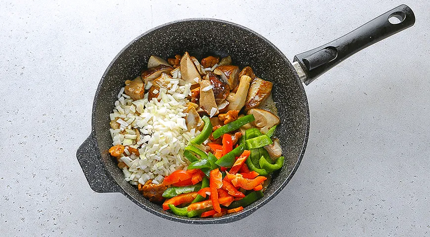 Жаркое из свинины с грибами и овощами