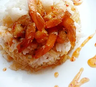 Готовим рис с креветками, мятой, сладким чили