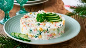 Простые салаты с крабовыми палочками: 15 рецептов для будней и праздников