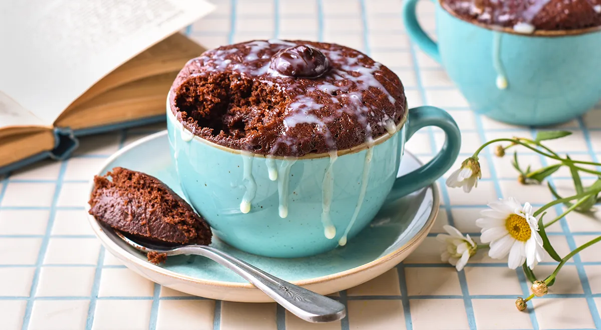 Шоколадно-банановый кекс в кружке без яиц 