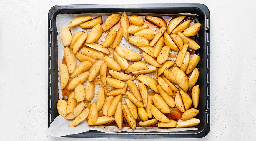 Картошка в соевом соусе, запеченная в духовке