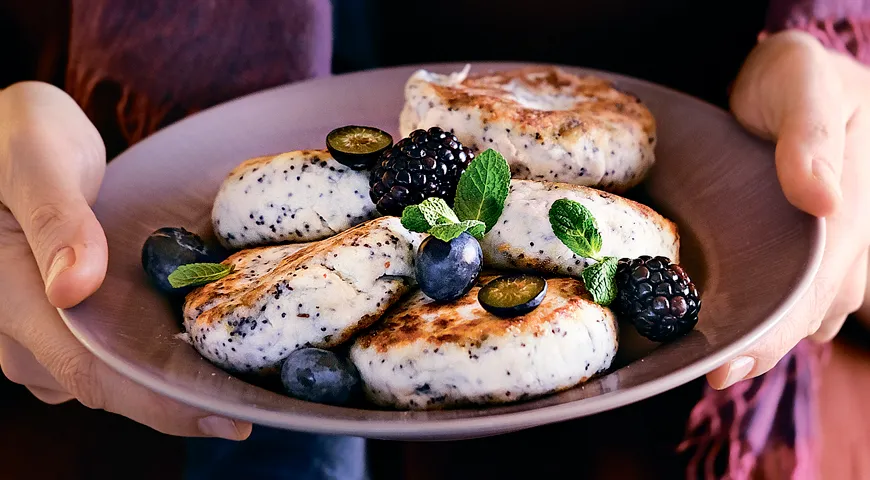 Сырники из рикотты с маком и лимоном