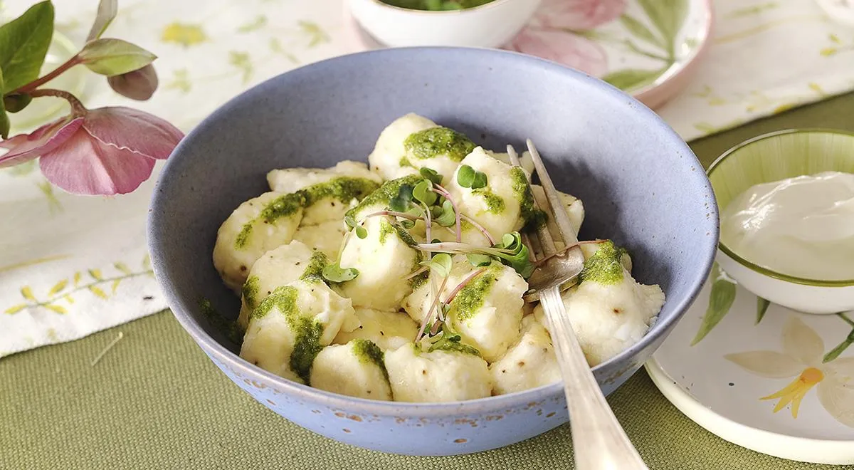 Ленивые вареники с пармезаном и соусом песто