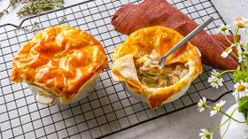 Сливочные мини-запеканки с курицей