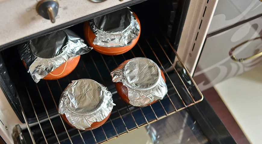 Приготовление гороховой каши в духовке похоже на технологию приготовления в печи