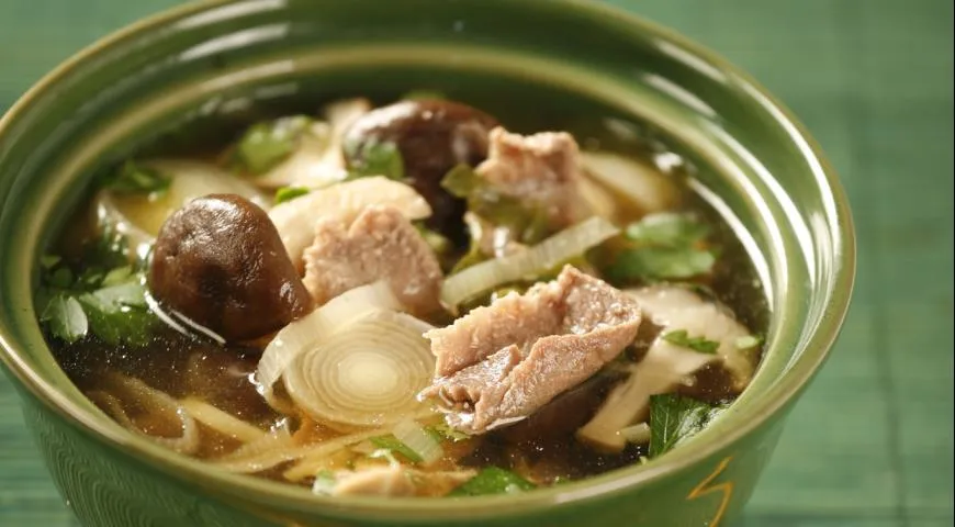 Суп мисо с утиной грудкой