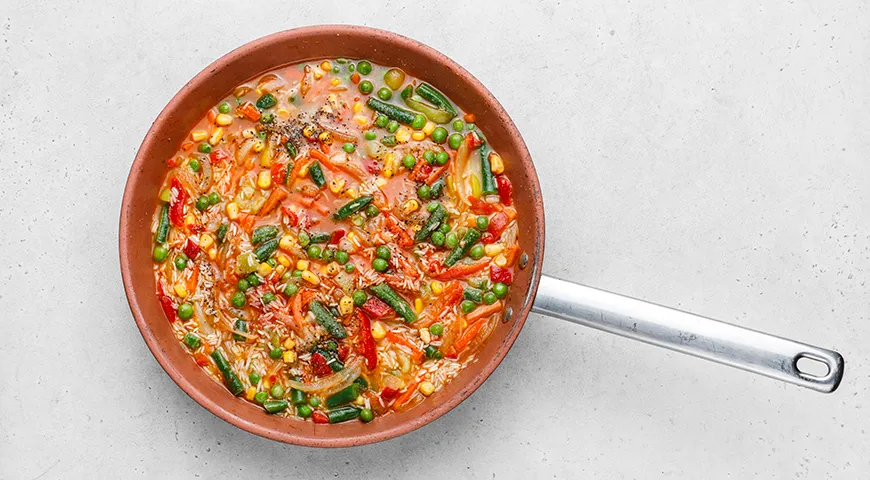 Курица по-мексикански на сковороде