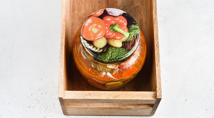 Салат из помидоров, огурцов, болгарского перца и лука (на зиму)